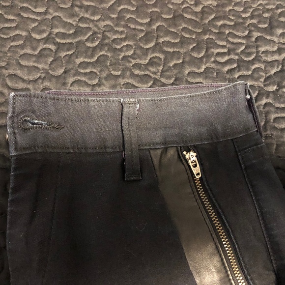 NYDJ Black Pants w/Faux Leather Stripe - Sz4 - Picture 5 of 7